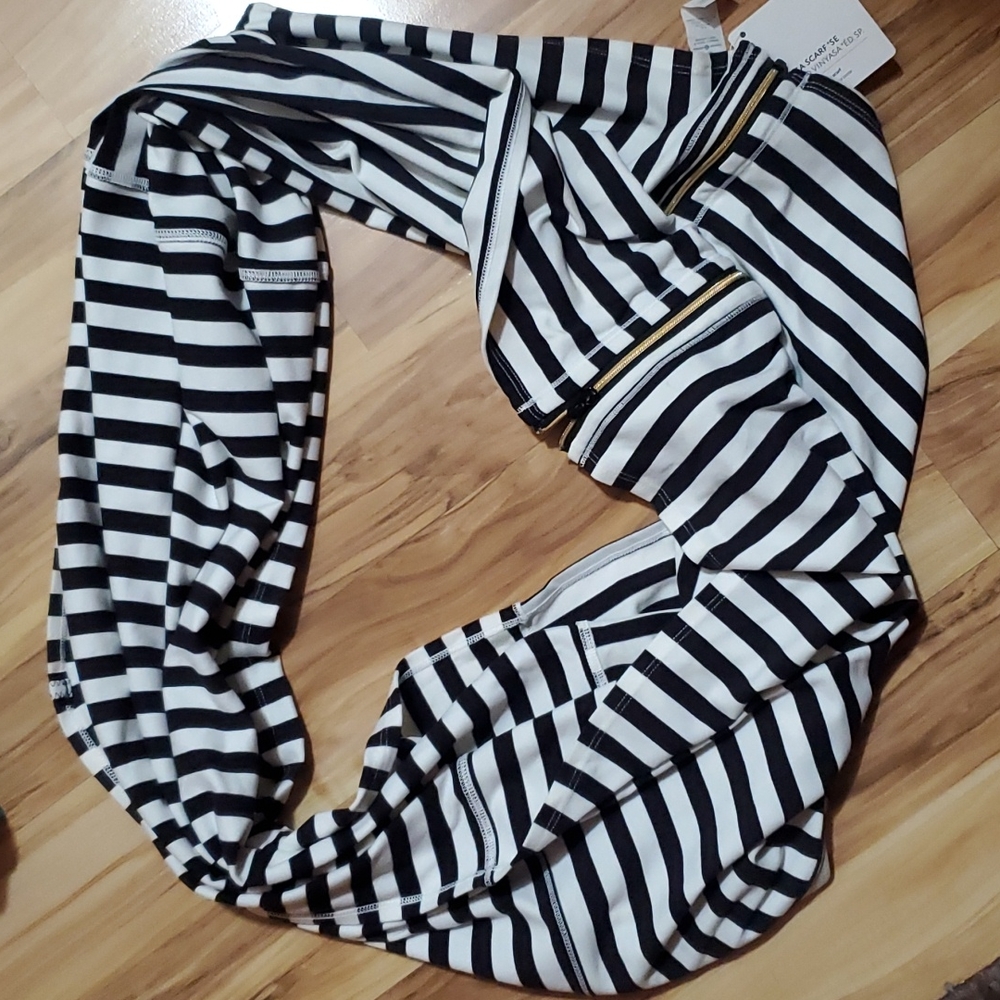 Lululemon Vinyasa Scarf SE zipper